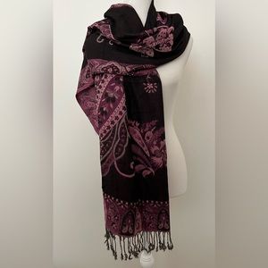 NWOT Gold Coast Always In Style Black Purple Pink Paisley Fringe Scarf Shawl